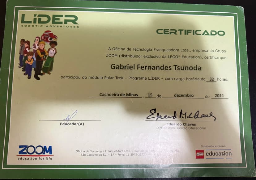 Certificate from the LÍDER Robotic Adventures program (ZOOM Group, LEGO Education distributor) stating that Gabriel Fernandes Tsunoda completed the 32-hour Polar Trek module — Cachoeira de Minas, December 15, 2011